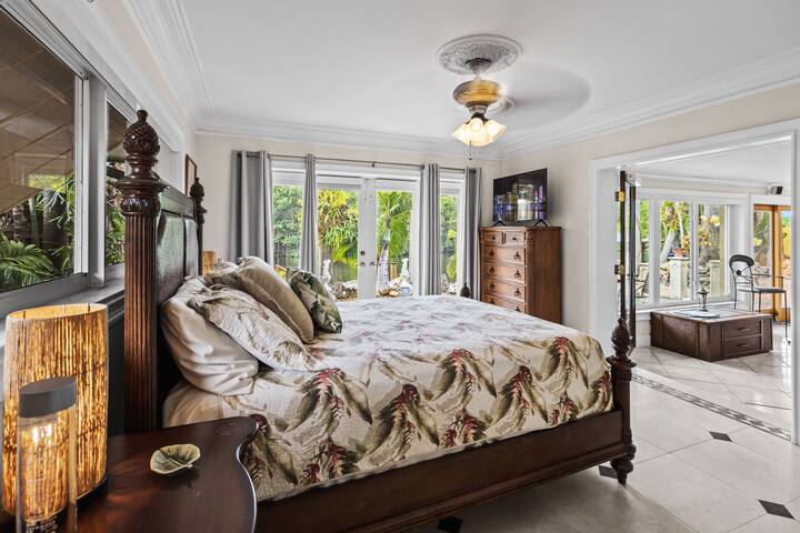 Private Villa: Waterfront, Pool, Tropical Oasis gallery image 5