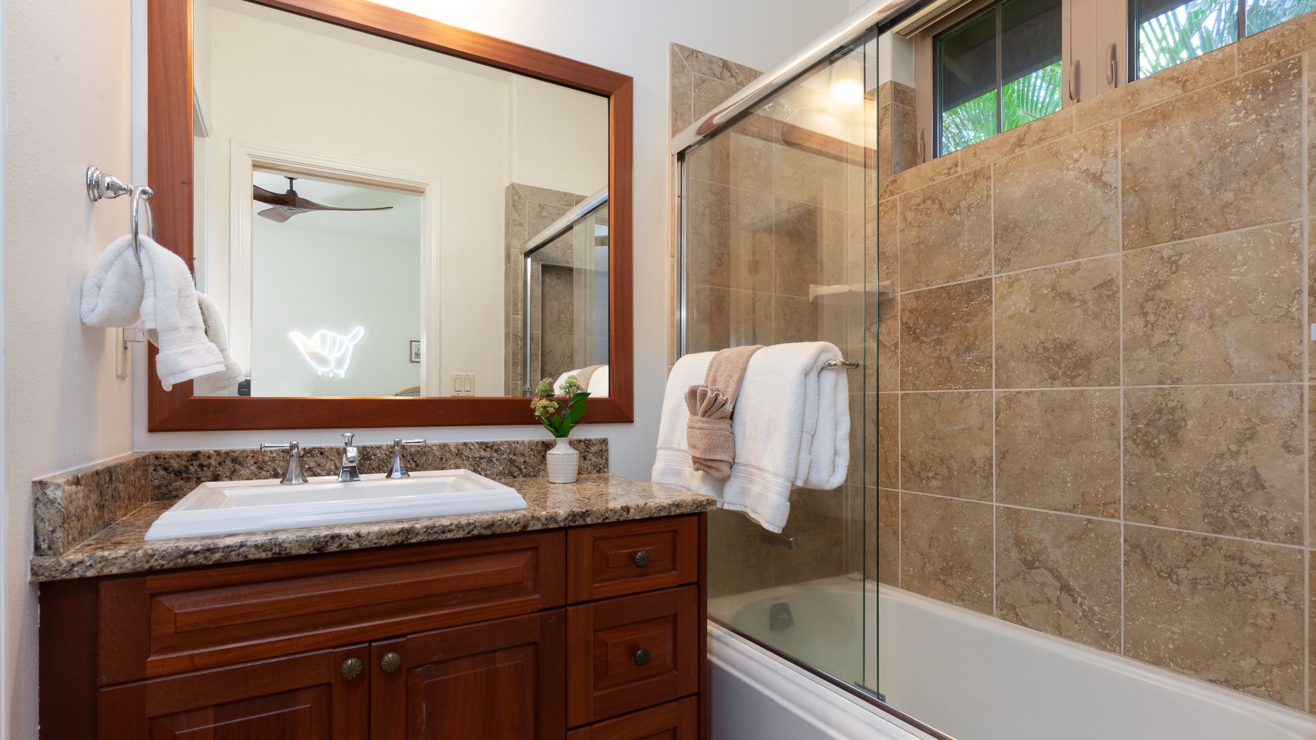 Home in Waimea · ★4.75 · 4 bedrooms · 6 beds · 4.5 baths - Image 24