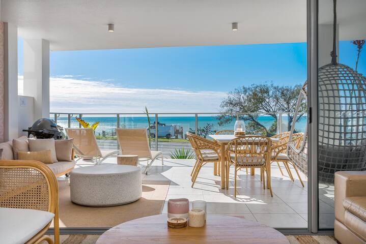 Caba Pink – Luxury 3 Bedroom Ocean View Apartment.