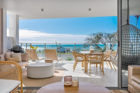 Caba Pink - Luxury 3 Bedroom Ocean View Apartment.