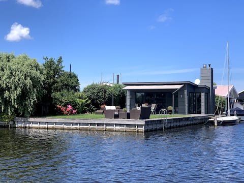 Charming Villa on Lake of Amsterdam