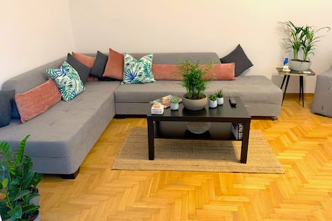 Popular Airbnb listing: Digital Nomad Athens Perfect Stay in ΦΩΚΙΩΝΟΣ ΝΕΓΡΗ