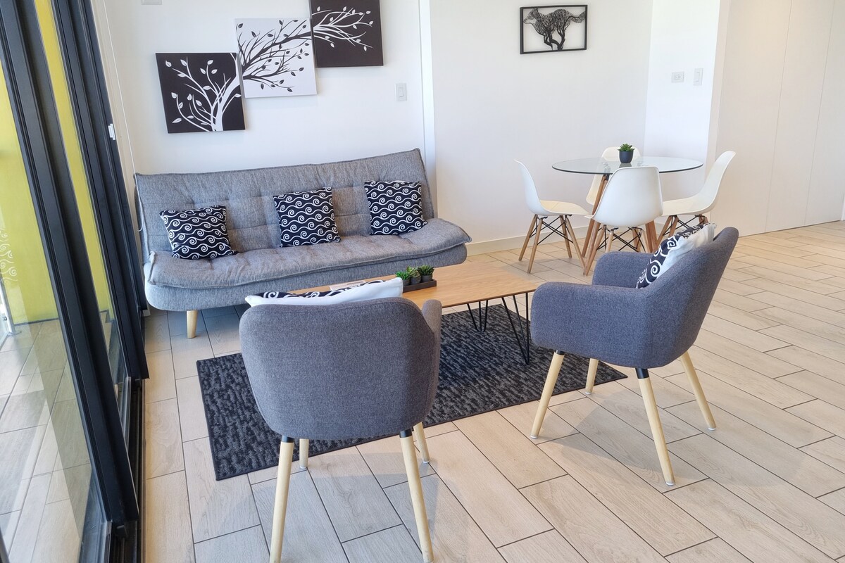 Spacious and comfortable apartment, in 4 degrees north, GT — 1 bedroom vacation rental in Guatemala City