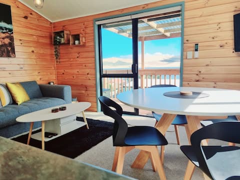 Gorgeous cottage, stunning views, relax & recharge