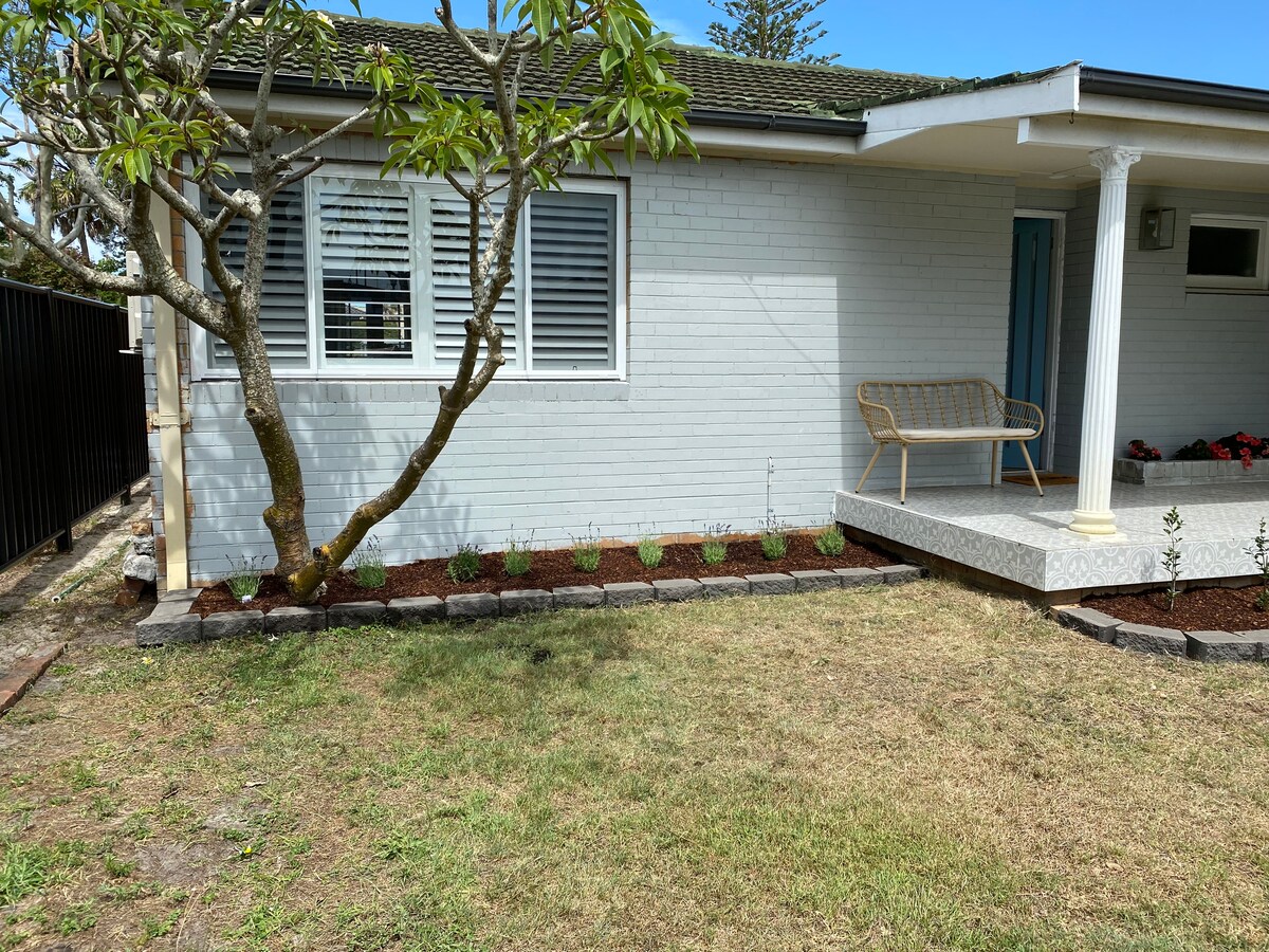 Parkes Houses for Rent in Tuncurry, New South Wales, Australia Airbnb
