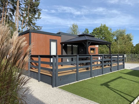 High-quality mobile home on the lake (WA 106)