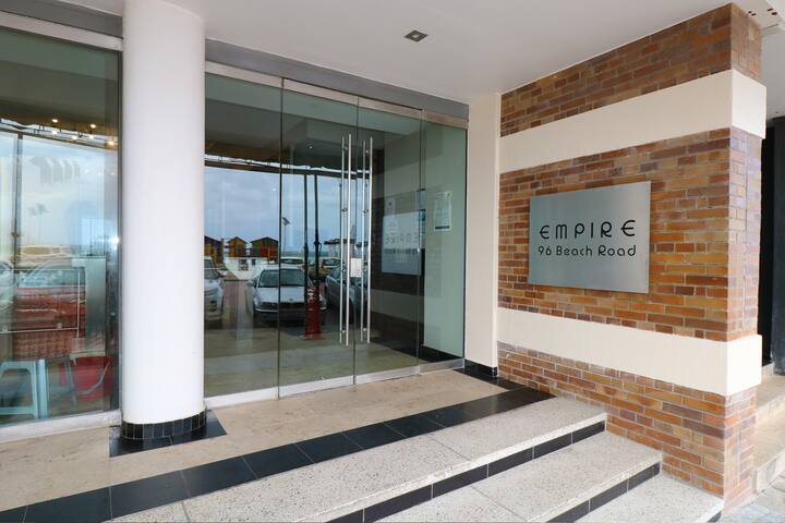 Three-Bedroom Penthouse with Panoramic Ocean Views gallery image 5