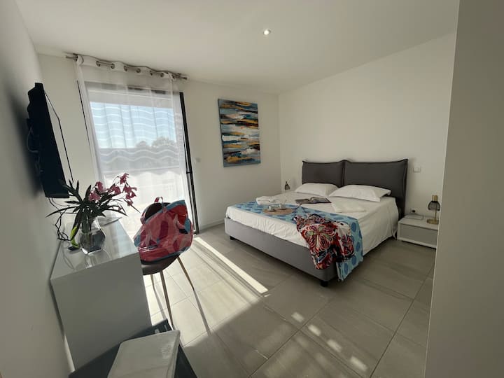 غرفة النوم 1