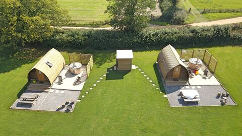 Wigwam,  Hot Tub, Own Bathroom, Beautiful Views  2