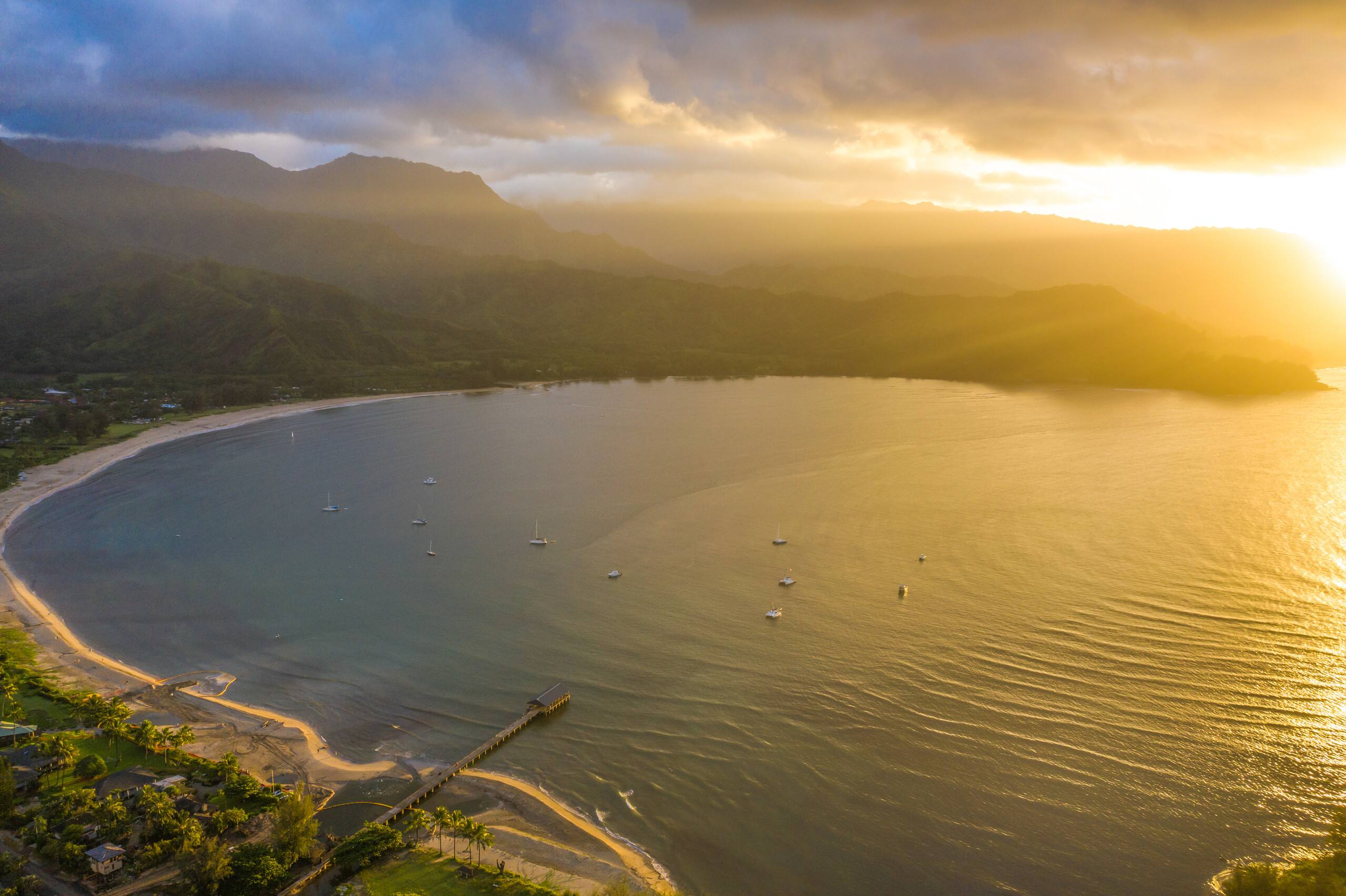 Home in Hanalei · ★5.0 · 5 bedrooms · 6 beds · 3 baths - Image 9