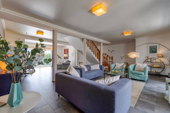 Villa Casa Branca l Spacious Retreat with Pool! gallery image 4