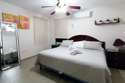 Popular Airbnb listing: Ixchel - Centrally located, surrounded by local shops in Supermanzana 4