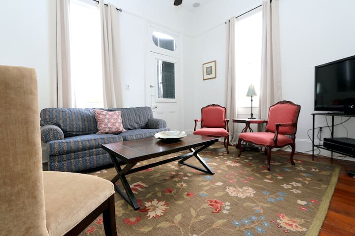 English Manor | Family Friendly | Walk Everywhere