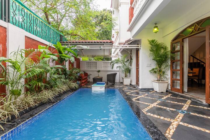 Luxurious 4BHK Villa with a Pool at Candolim