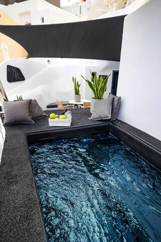 Callista Villa gallery image 2