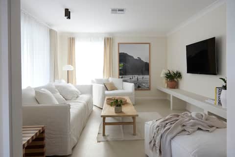 Top Airbnb: Stay Casita - Design-Lover’s Coastal Retreat in Vincentia