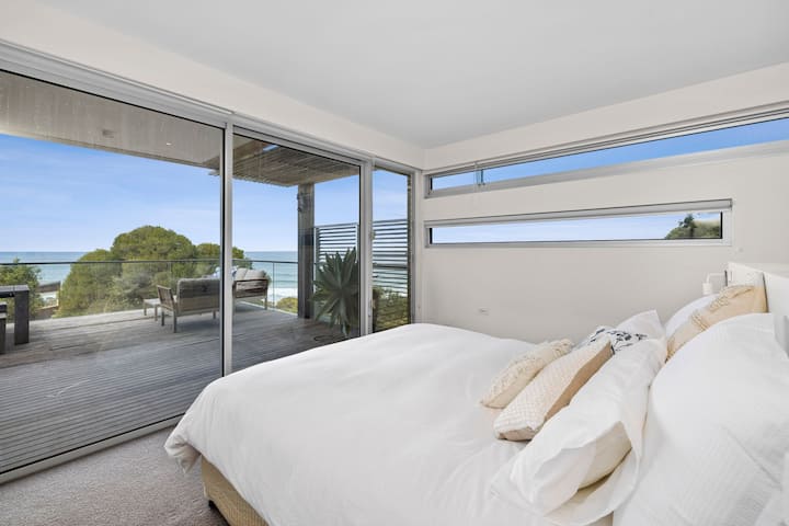 Glavna spavaća soba sa spojenom kupaonicom