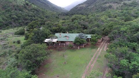 Luxurious getaway in a private valley - Heys Lodge