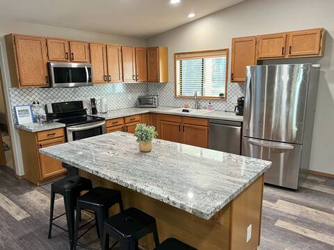 Graeagle Getaway: Large House (4) bedroom w/ yard
