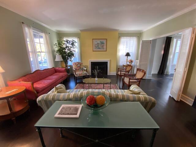 Only Urban Beach House in Chicago gallery image 4