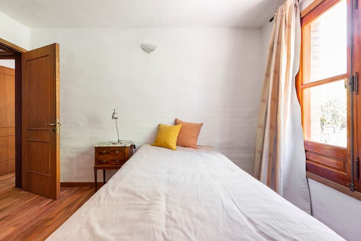 Izba s jedným a pol štvorcovým sommierom,námorník