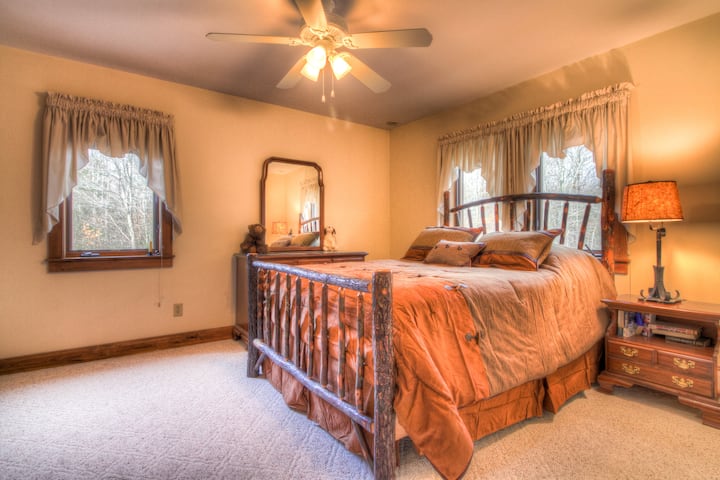 Camera da letto n °3. Casa principale, secondo piano. Letto matrimoniale.