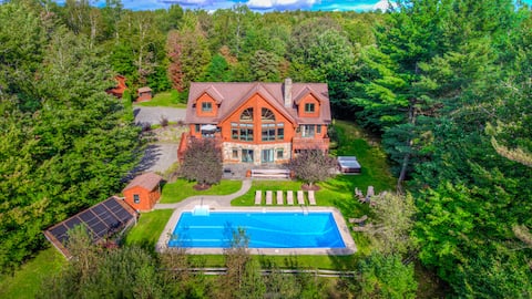 Luxury Log Estate — 10 BRs, Hot Tub, Sauna, Pool!