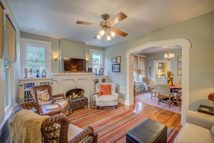 New Braunfels Bungalow~herry Haus~downtown - New Braunfels, TX