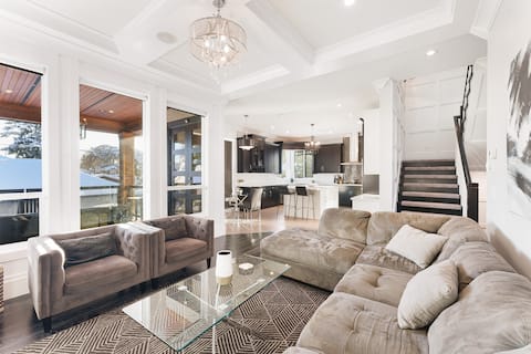 Welcome to the Bold and Modern!