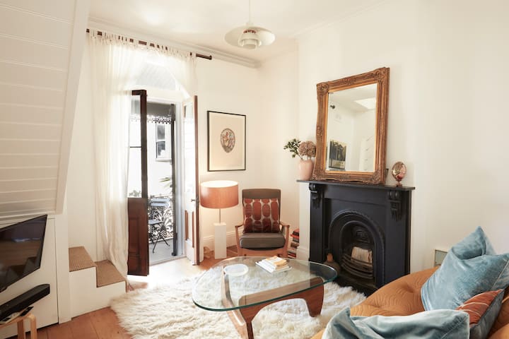 Designers own unique art, light filled terrace.