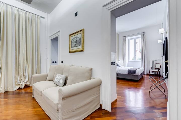 BDC – Spanish Steps Gold 2bdr suite gallery image 2