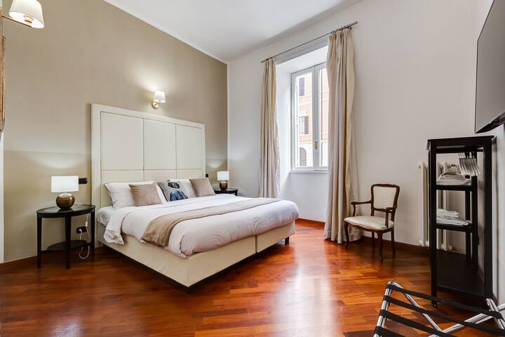 BDC – Spanish Steps Gold 2bdr suite gallery image 3