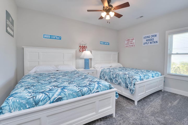 Bedroom #2: first floor, two queen beds & attached Jack n Jill bath 