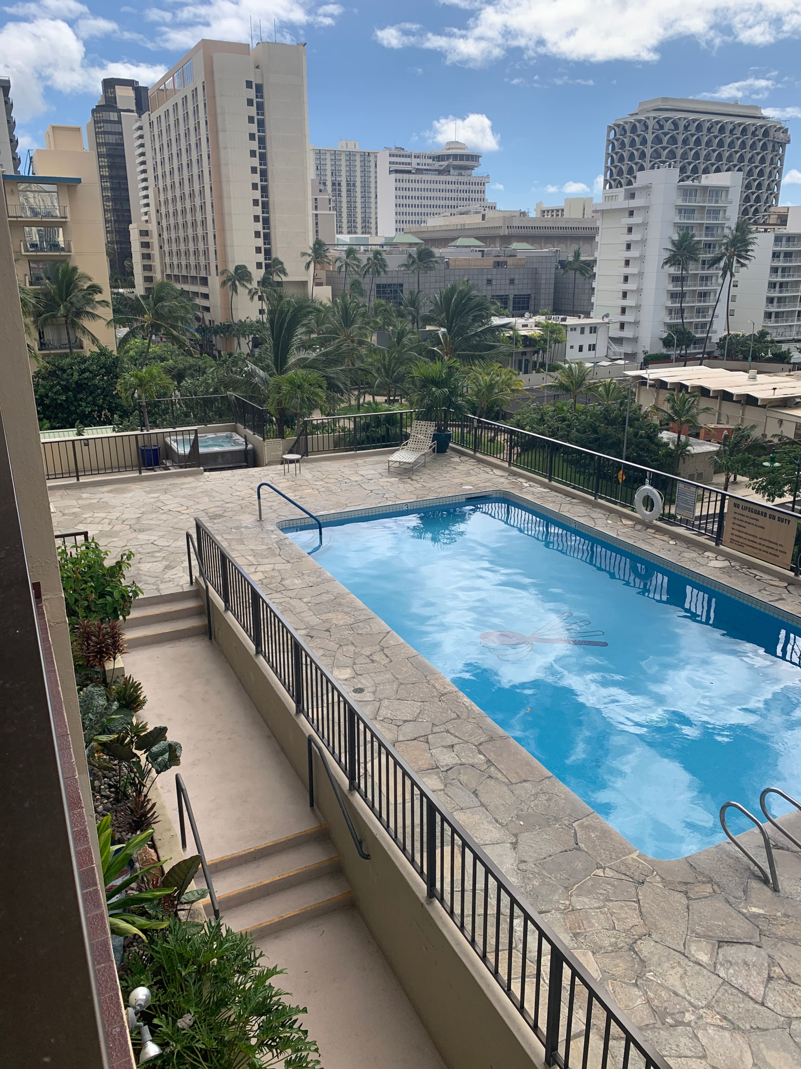 Condo in Honolulu · ★4.93 · 1 bedroom · 3 beds · 1 private bath - Image 5