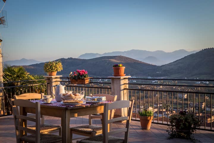Colle Lo Zoppo Vacation Rentals & Homes - Lazio, Italy | Airbnb