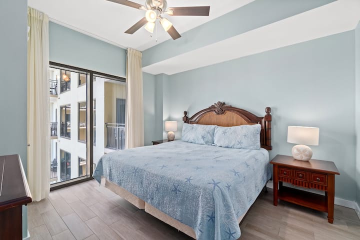 Главна спалня с голямо двойно легло