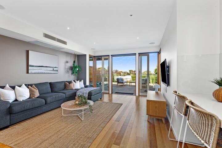 Sunset Terrace Ocean Grove- Striking Coast Views gallery image 4