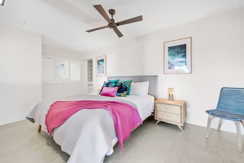 Successful Airbnb property: Crystal Shores1, 200m to Beach, Dog Friendly Unit in Sunshine Beach