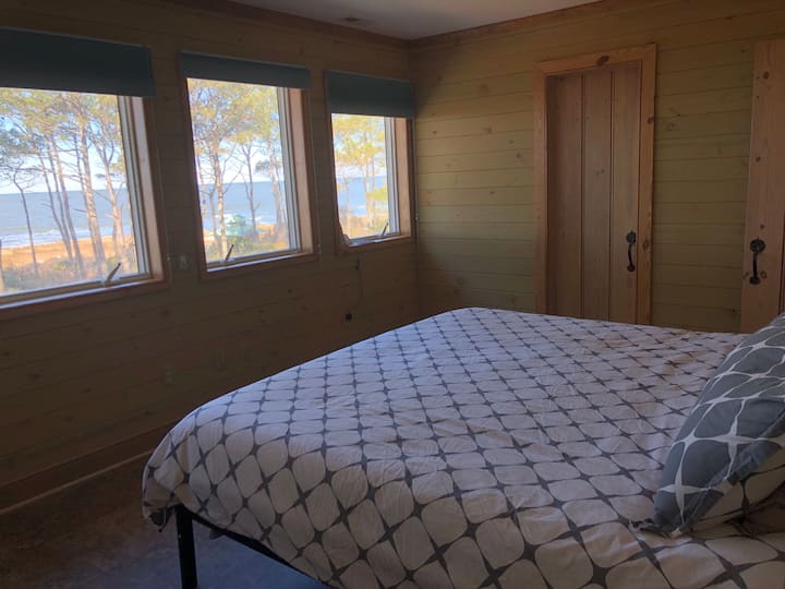 2rd  seaside bedroom with king bed