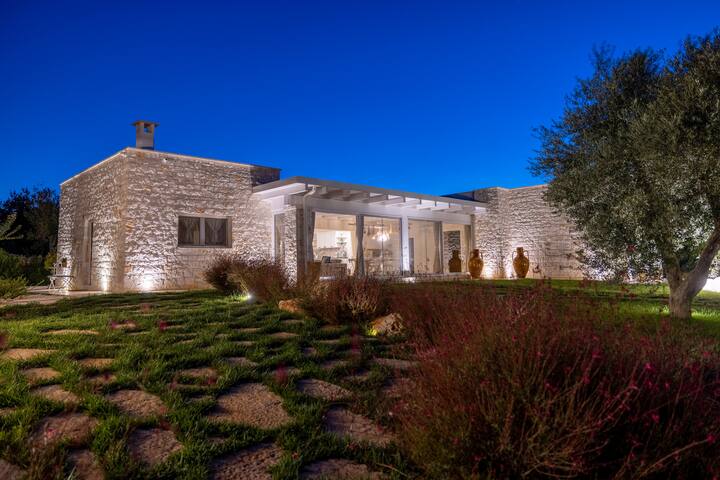 Tenuta Traghetto; Villa w saltwater heated pool gallery image 3