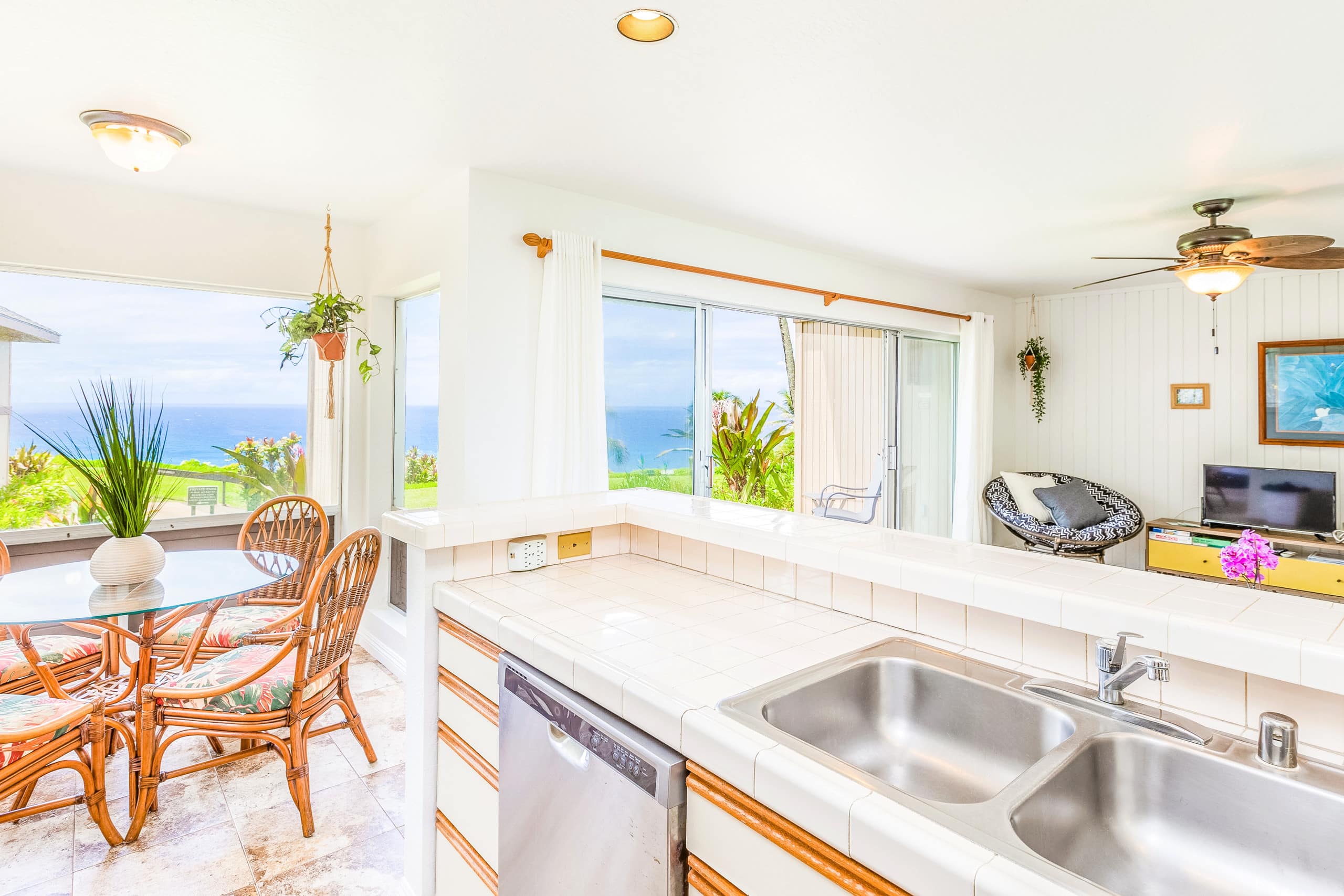 The Hideaway - Pali Ke Kua Ocean Views (with AC) - Photo 4