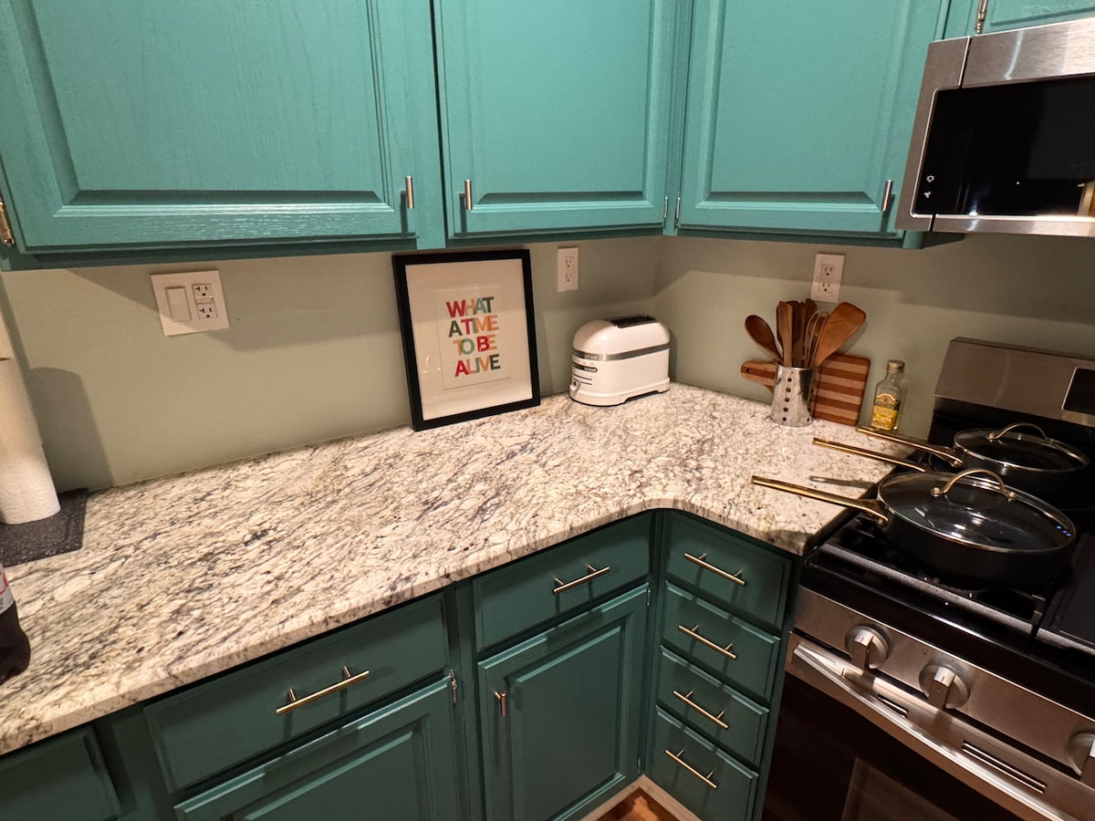Full kitchen image 1 at Chihuahua Estates in Saint Marys