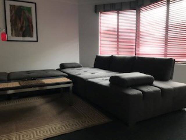 ‘Beachside’ Holiday Home at Town Beach. gallery image 5