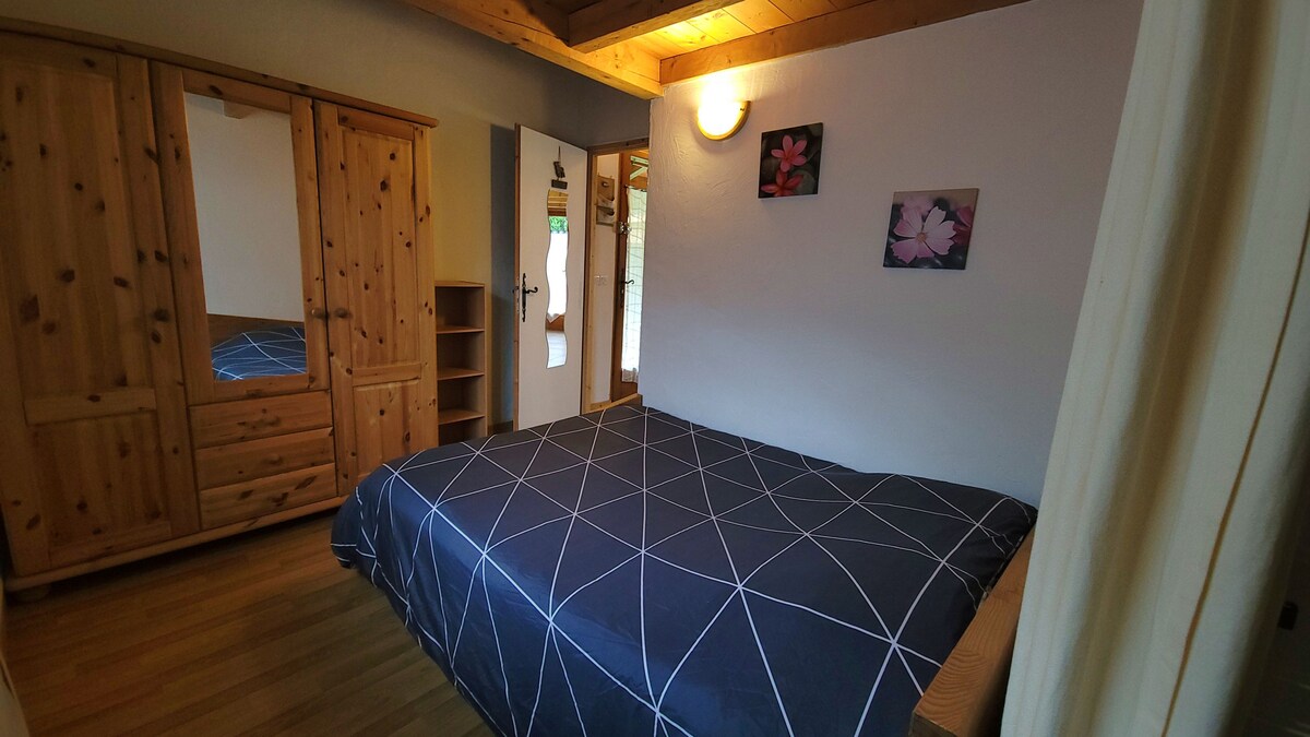 חדר שינה בקומת הקרקע