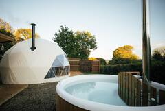 Luxury+Dome+with+private+Hot+Tub