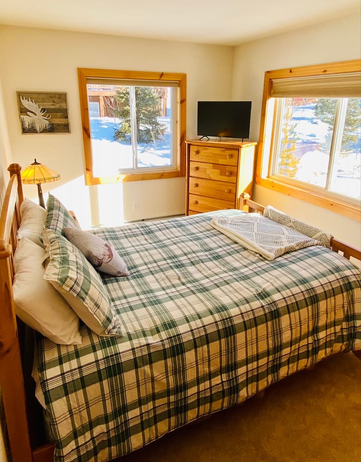 Second bedroom with queen bed (third floor)