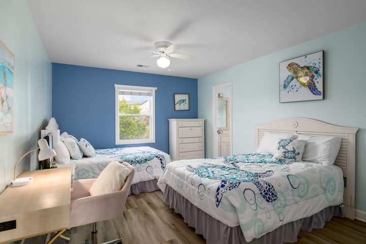 Downstairs bedroom (2) double, shared jack and jill bathroom, dedicated desk workspace
