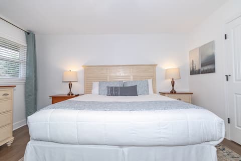 Updated Ranch w/ 4 BDRMs, King Beds, Patio in PTC!