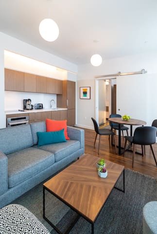 Two Bed + Two Bath with Onsite Gym! Prime Midtown.