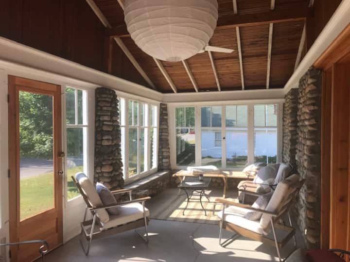 Top 10 Airbnb Vacation Rentals In Suttons Bay, Michigan Updated 2024